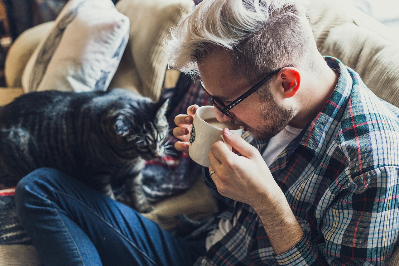 夜勤明けにコーヒーを飲むと眠れないのはなぜ？