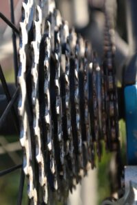 工場勤務の30代男性が夜勤シフト後にアイマスクを使う効果とやり方は？