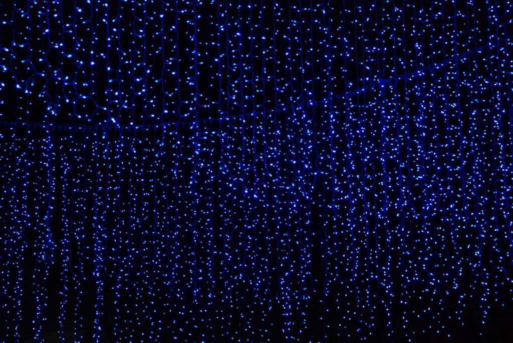 ライン作業をする男性が夜勤明けにブルーライトカット眼鏡を使う効果は？