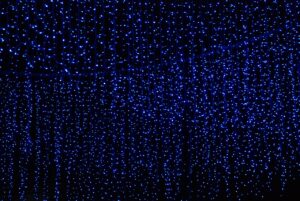 ライン作業をする男性が夜勤明けにブルーライトカット眼鏡を使う効果は？