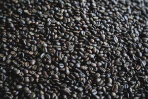 工場勤務の男性が夜勤明けにカフェイン断ちをつらいと感じた時の対策は？