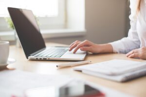 ライン作業をする男性が夜勤明けにメンタルの落ち込みを対策する方法は？